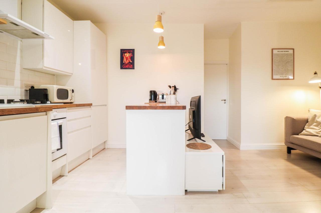 Right By Oval Station 2-bed Flat ! Free Wifi! Apartment *